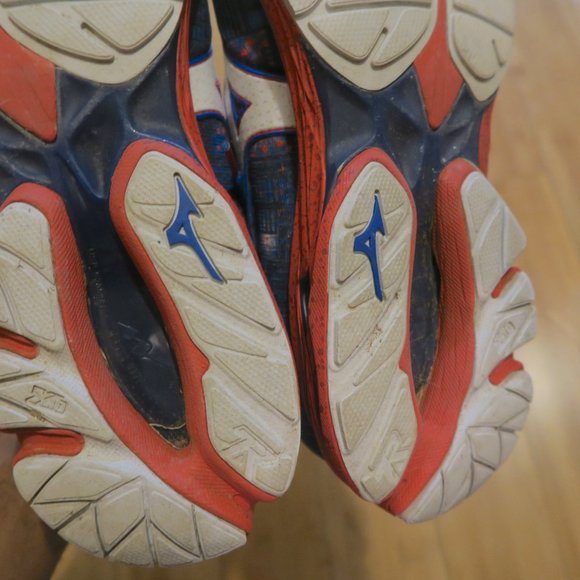 mizuno running shoes peachtree road race